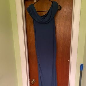 Maternity dress, off shoulder, slight neck-scoop